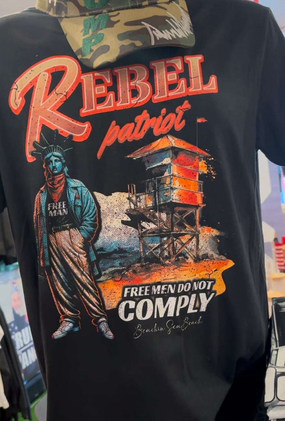 FREE MEN DO NOT COMPLY/REBEL PATRIOT TEE